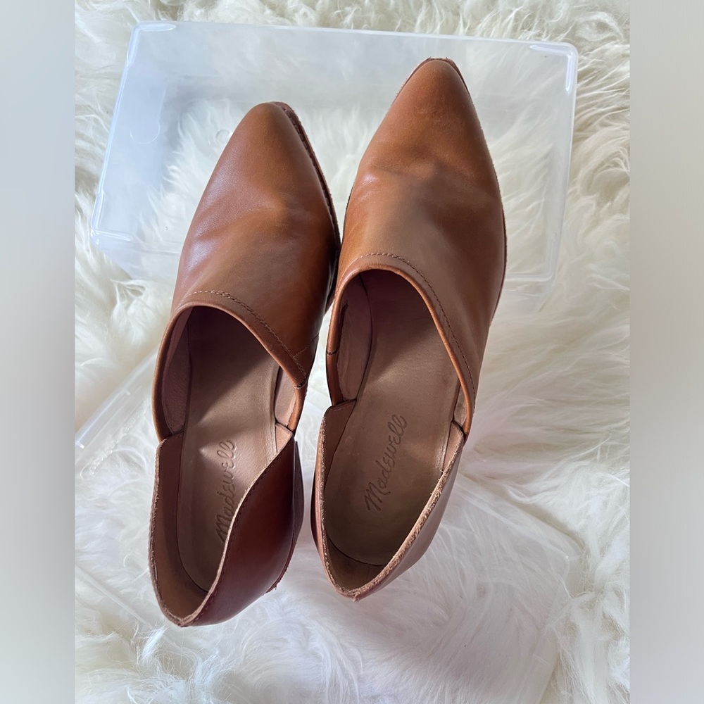 Madewell Brady Low cut Bootie. Worn Once. Size 9. Beautiful Carmel Color.